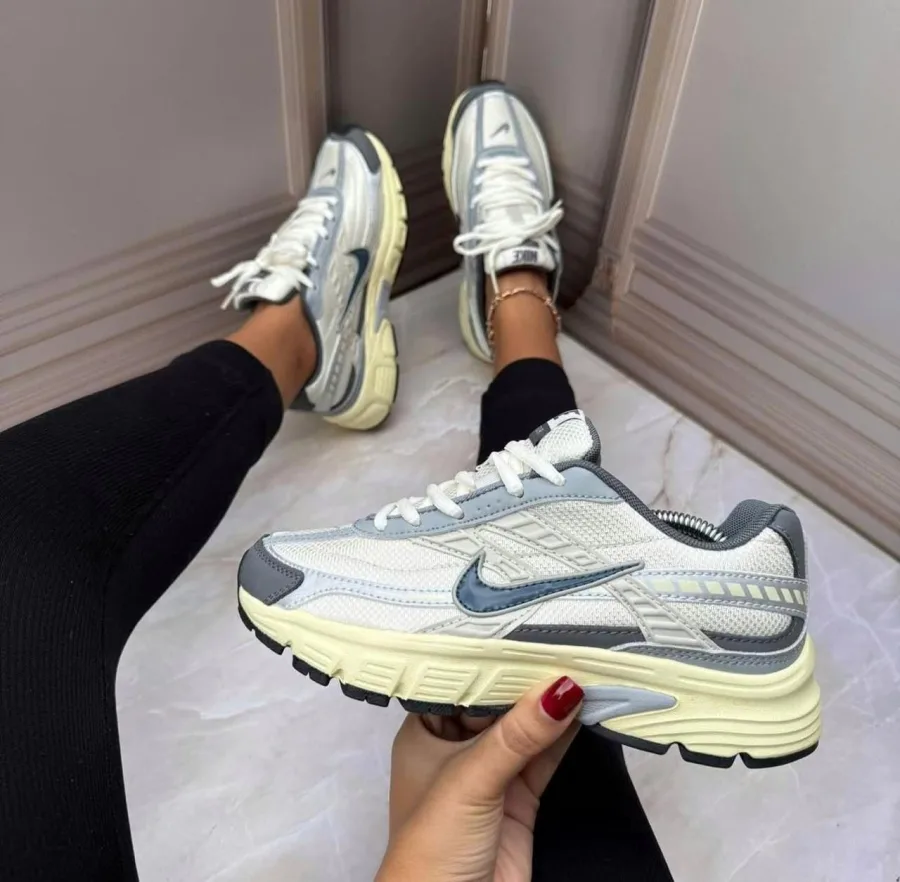 BELLOS NIKE INITIATOR Mt GRIS CHULO GRIS
